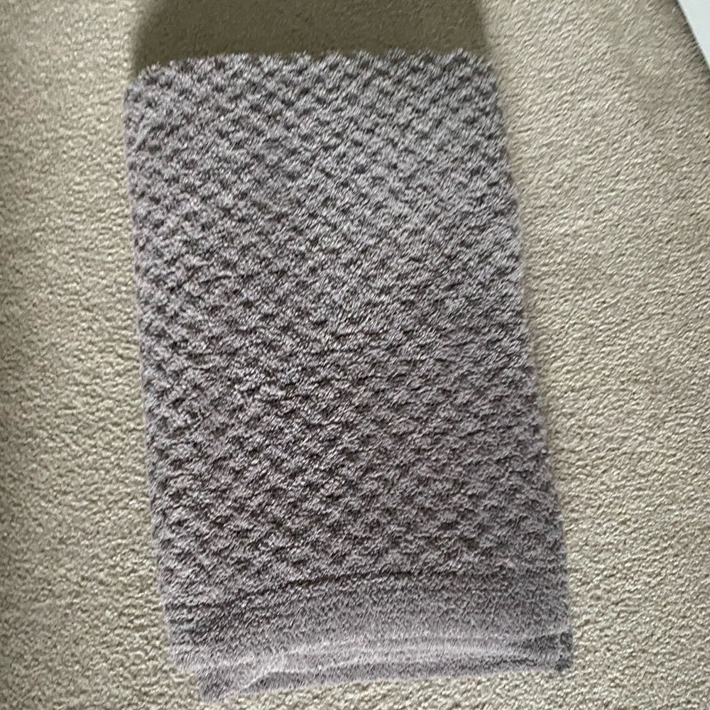 NWOT pewter barefoot dreams cozy chic blanket